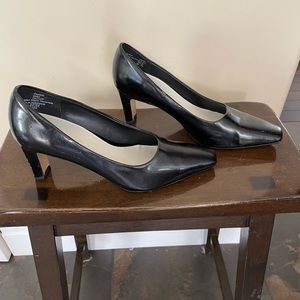 Highlights black square tied high heel sz 9W